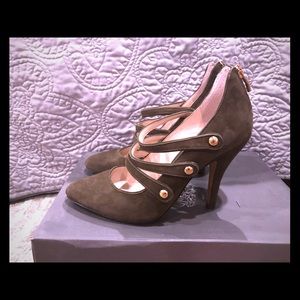 Vince Camuto Jamily Olive Drab 3 Strap heels